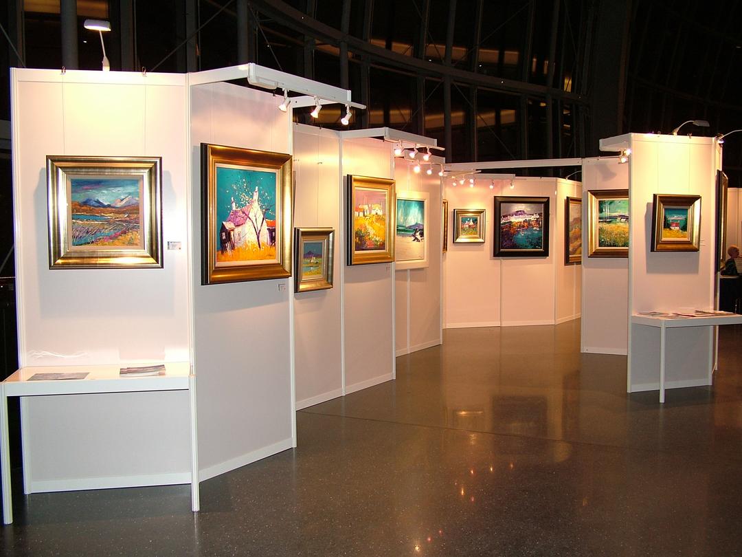 Art Display Screens - Temporary exhibition walls hire and installation